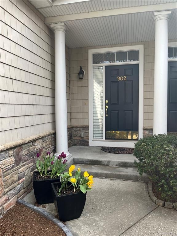 902 Half Moon Bay Dr unit 902, Croton On Hudson, NY 10520 - photo 1