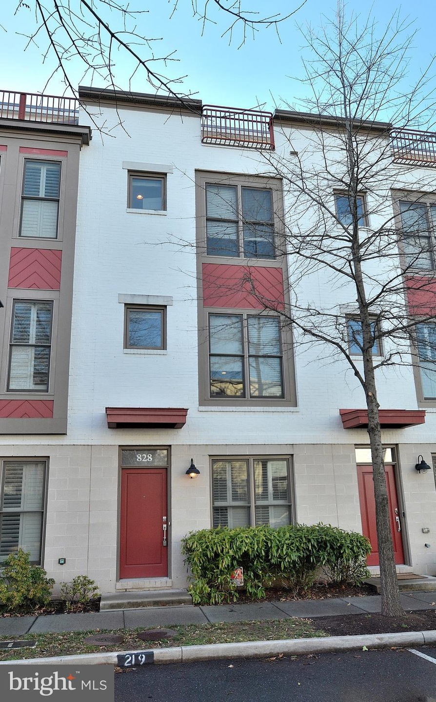 828 Snowden Hallowell Way, Alexandria, VA 22314 - photo 1