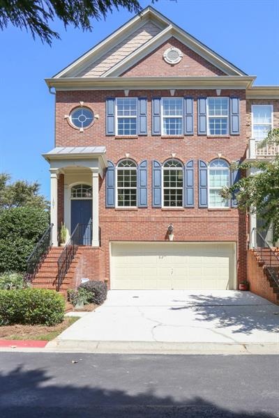 Two sided brick end unit in the best location in t