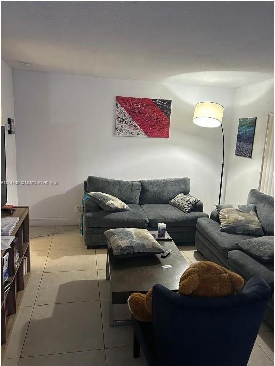 17901 NW 68th Ave unit R208, Hialeah, FL 33015 - photo 1