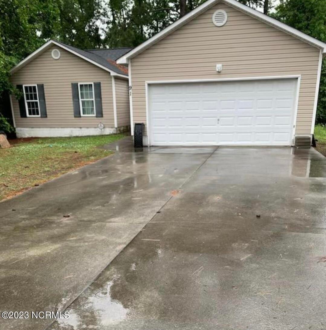 91 University Dr, Jacksonville, NC 28546 - photo 1