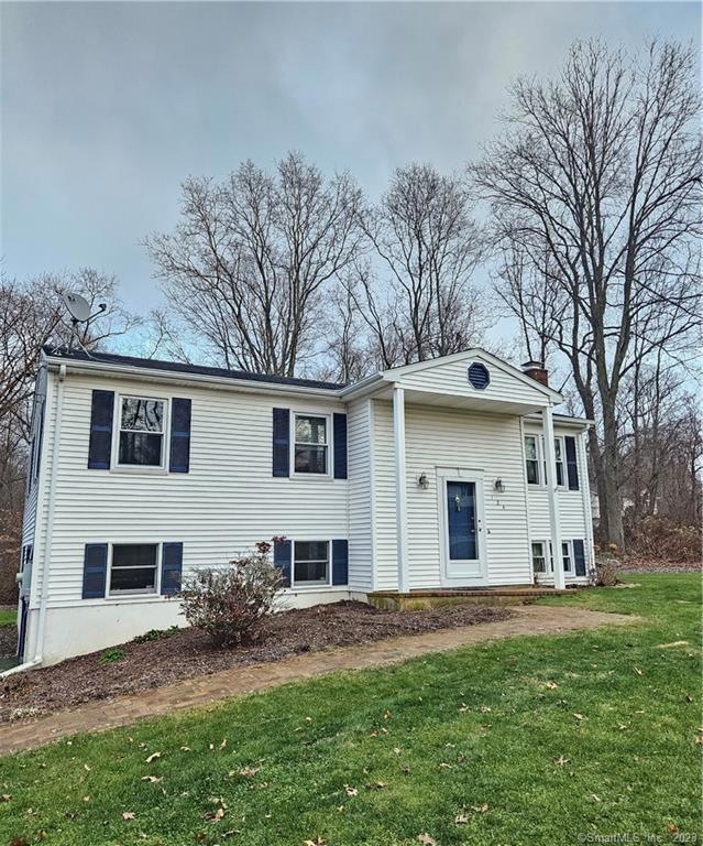 124 Yantic Ln, Norwich, CT 06360 - photo 1