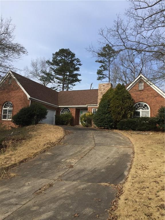 Front of home in cul-de-sac