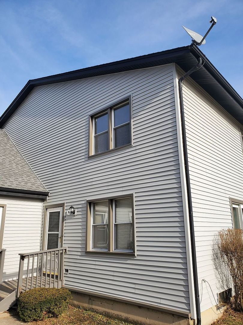 1320 Ironwood Ct unit C, Aurora, IL 60506 - photo 1