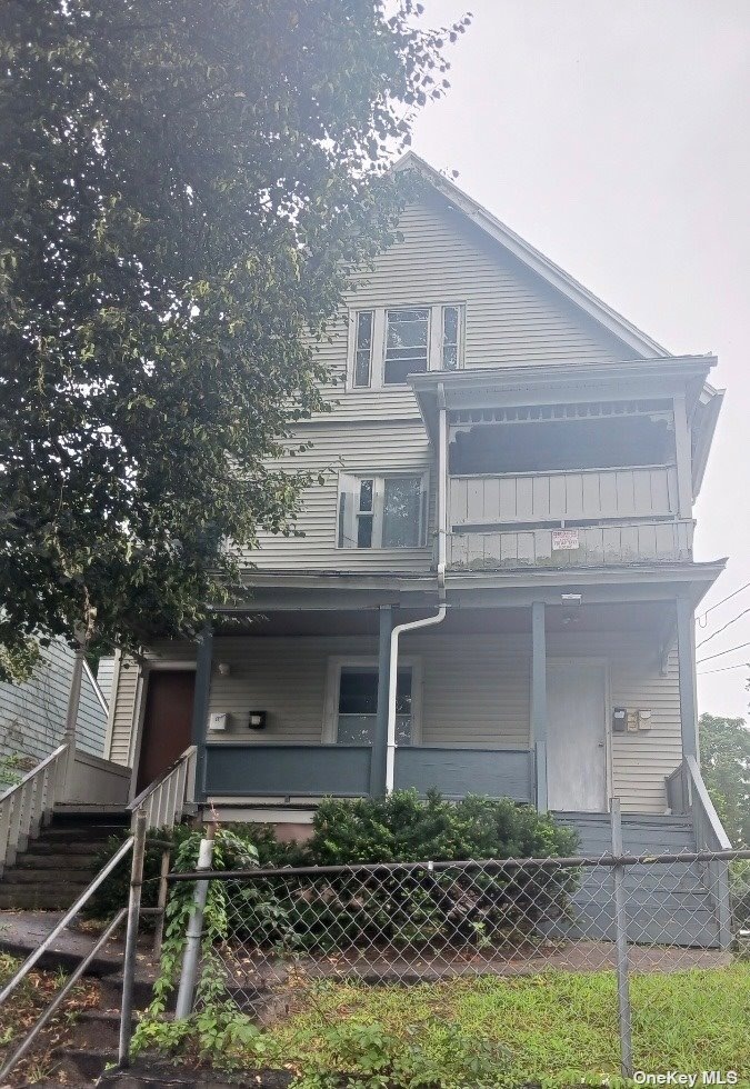 31 Elmer St unit 3rd Fl, Hartford, CT 06120 - photo 1