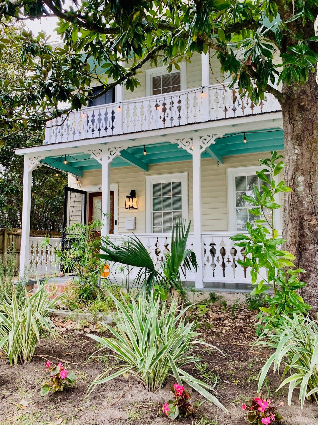 View of front of home featuring a porch