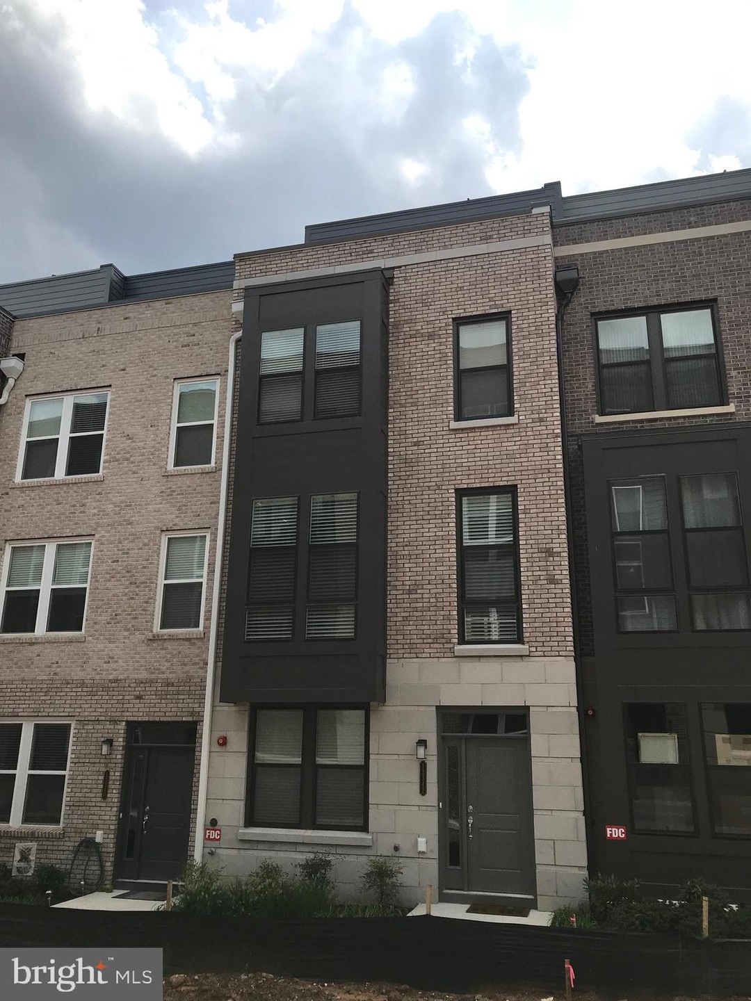 13342 Sherwood Park Ln, Herndon, VA 20171 - photo 1