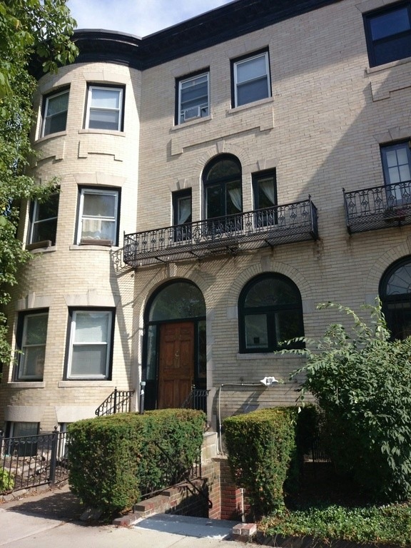 915 Beacon St unit 1, Boston, MA 02215 - photo 1