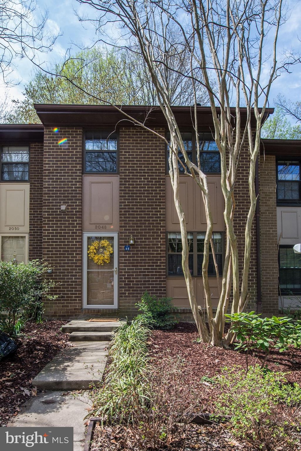 2048 Headlands Cir, Reston, VA 20191 - photo 1