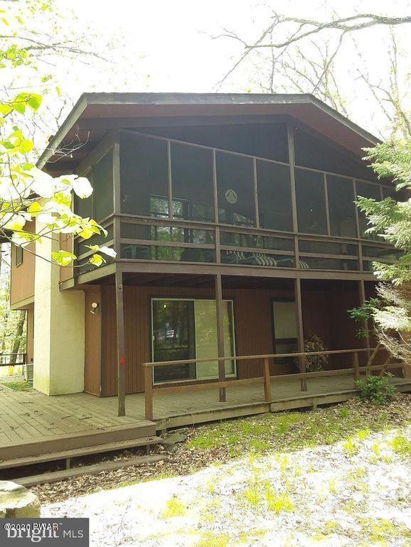 806 Rowel Ct, Hawley, PA 18428 - photo 1