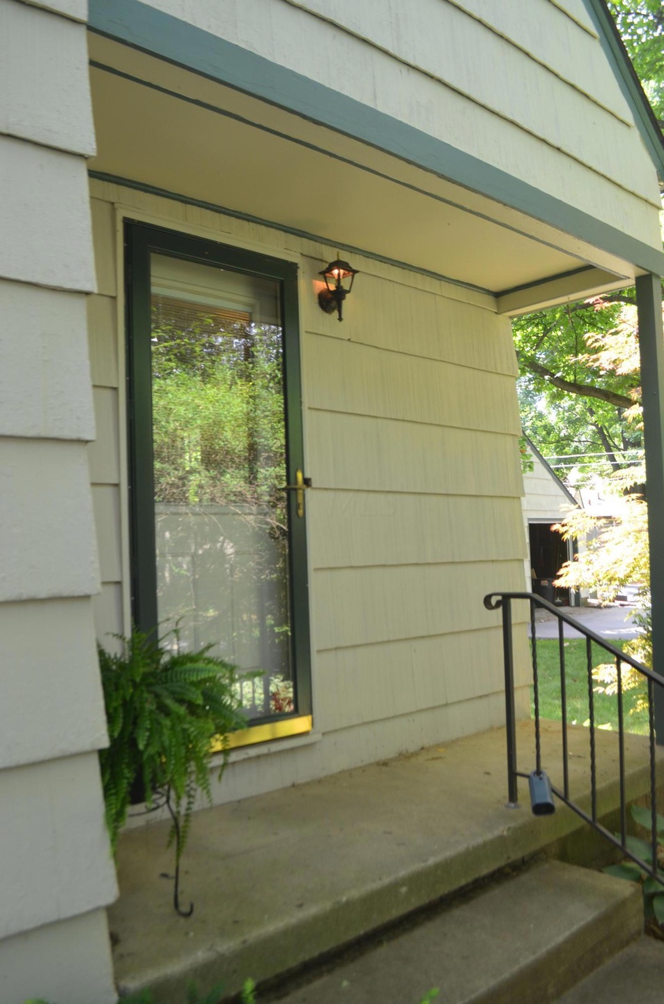 691 Overbrook Dr, Columbus, OH 43214 - photo 1