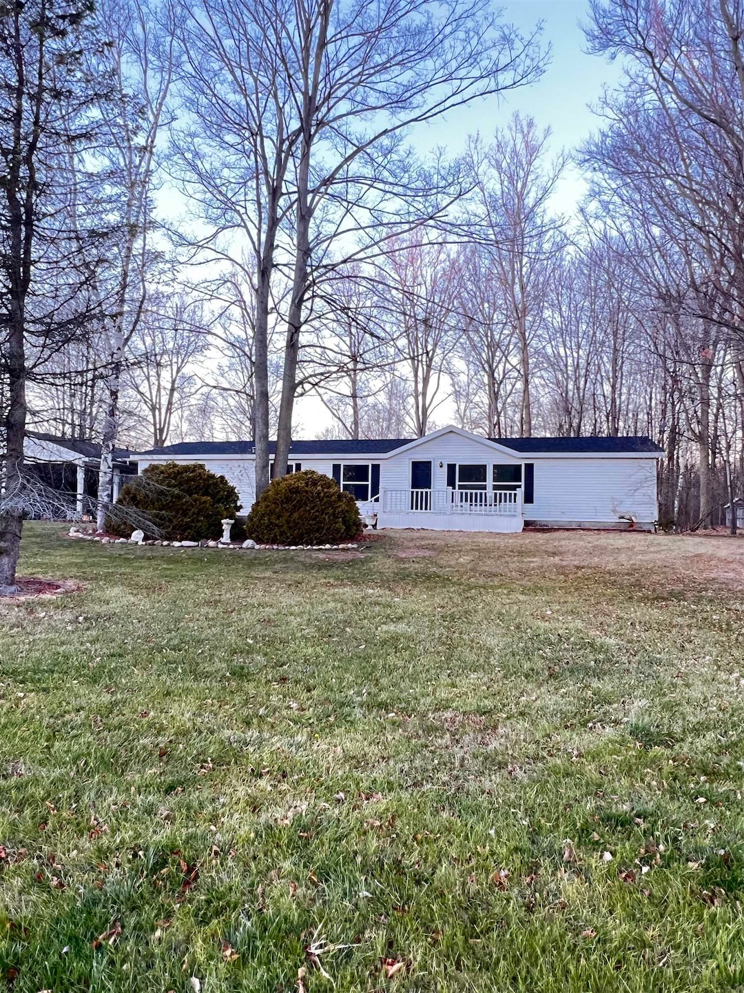 4952 Howard Rd, Kimball, MI 48074 - photo 1