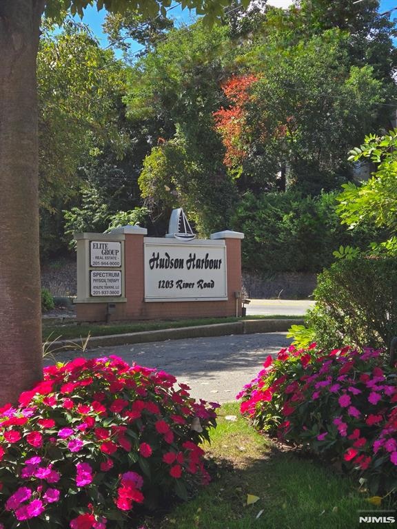 unlisted-address, Edgewater, NJ 07020 - photo 1