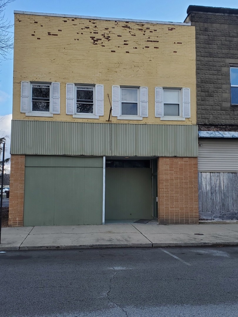 118 N Mclean St, Lincoln, IL 62656 - photo 1