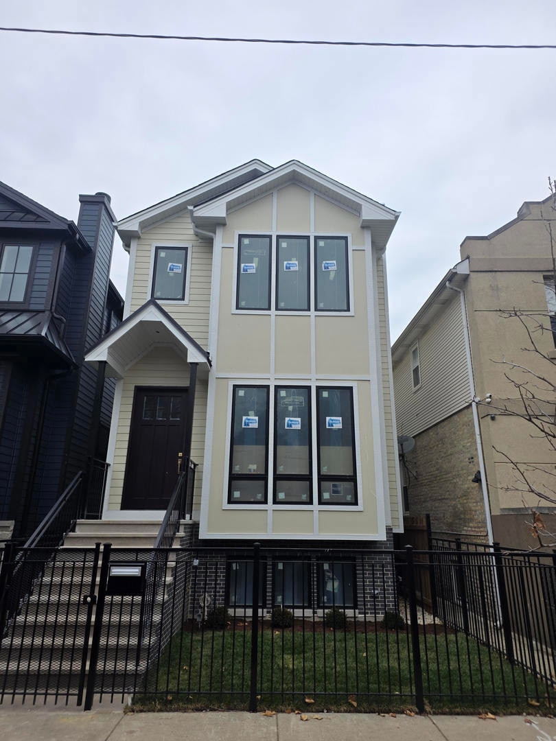 2034 W Erie St, Chicago, IL 60612 - photo 1