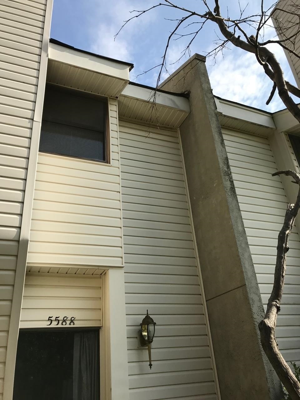 View of home's exterior