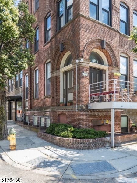 54-60 Mcwhorter St unit 110, Newark, NJ 07105 - photo 1