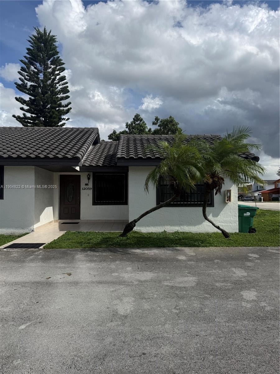 12059 SW 10th St unit 201, Miami, FL 33184 - photo 1