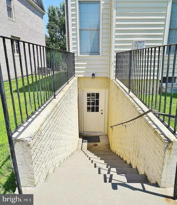 2493 Port Potomac Ave unit BASEMENT, Woodbridge, VA 22191 - photo 1