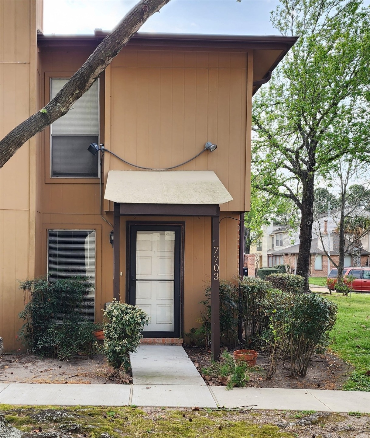 7703 Bateman Ln unit 7703, Houston, TX 77088 - photo 1