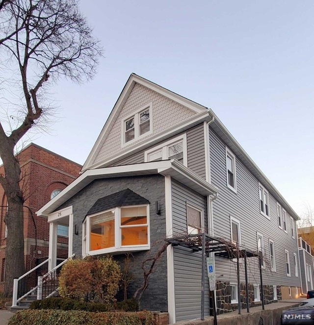 25 Hilliard Ave unit 1, Edgewater, NJ 07020 - photo 1