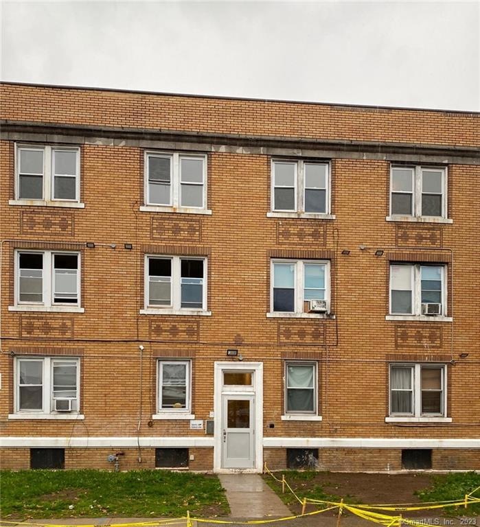 35 Squire St unit C1, Hartford, CT 06106 - photo 1