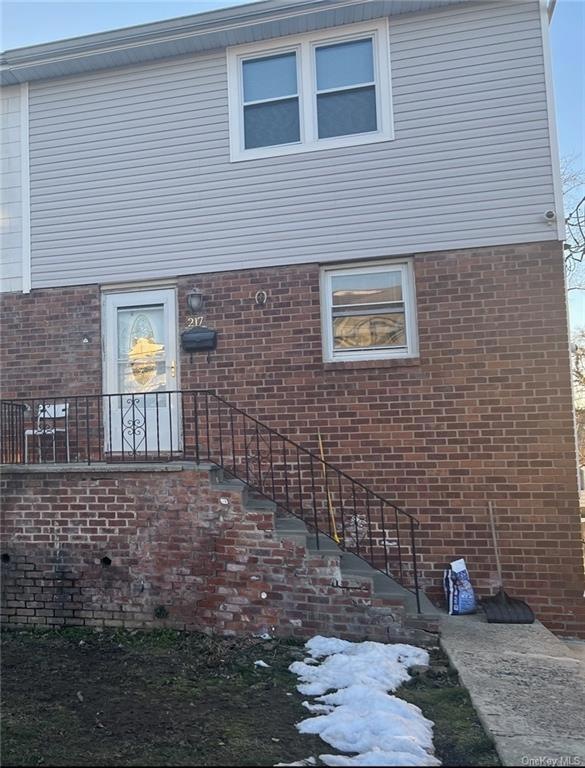 217 Hoover Rd unit 1, Yonkers, NY 10710 - photo 1