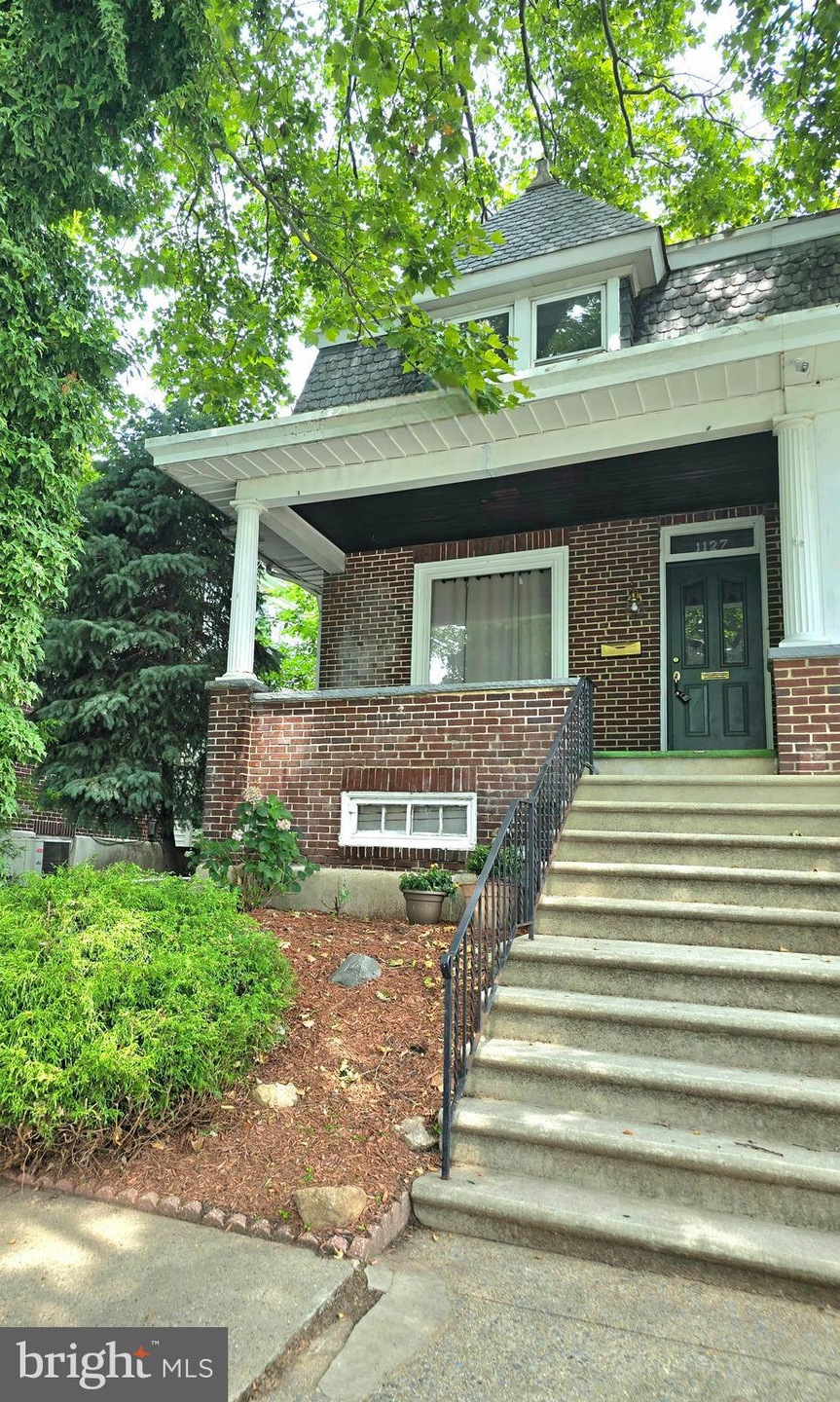 1127 Amity St, Reading, PA 19604 - photo 1