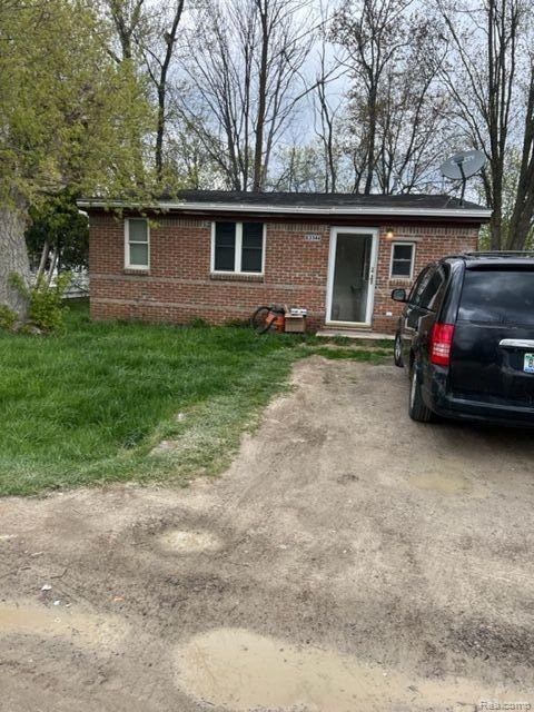 3346 Herrick St, Flint, MI 48532 - photo 1