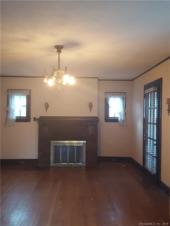 834 Knapps Hwy, Fairfield, CT 06825 - photo 1