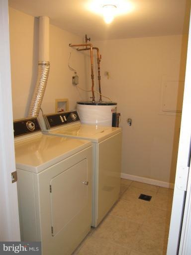 2147 Gunsmith Terrace unit 47-4, Woodbridge, VA 22191 - photo 1