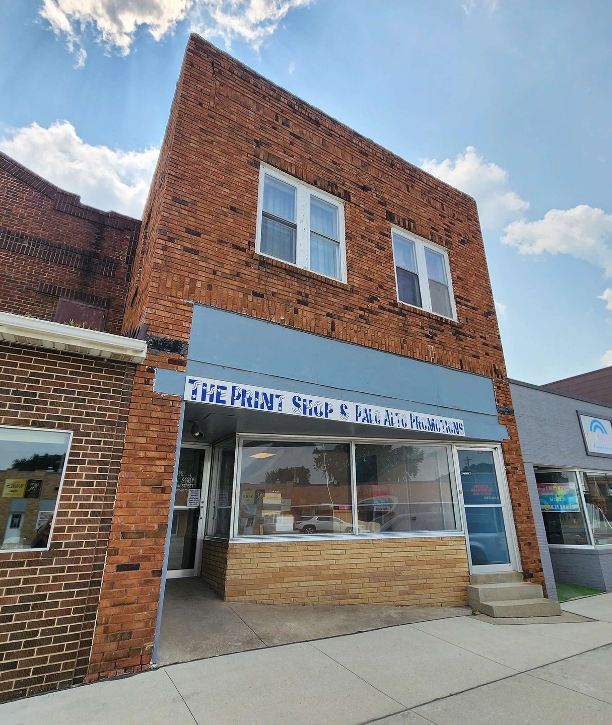 2104 Main St, Emmetsburg, IA 50536 - photo 1