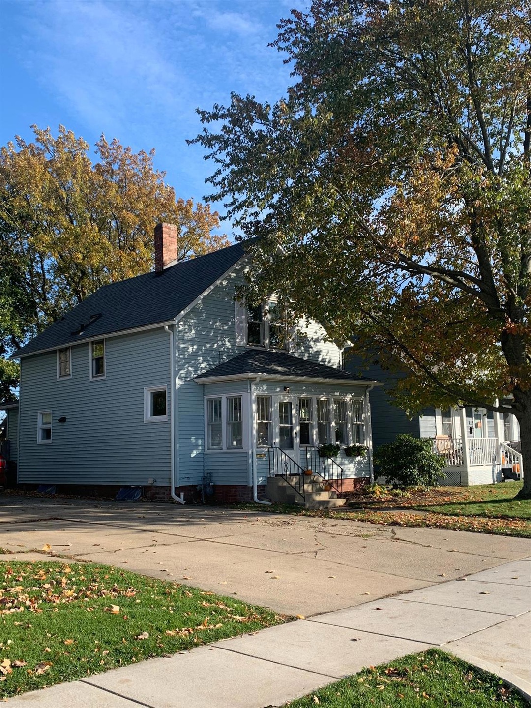 909 F St, La Porte, IN 46350 - photo 1