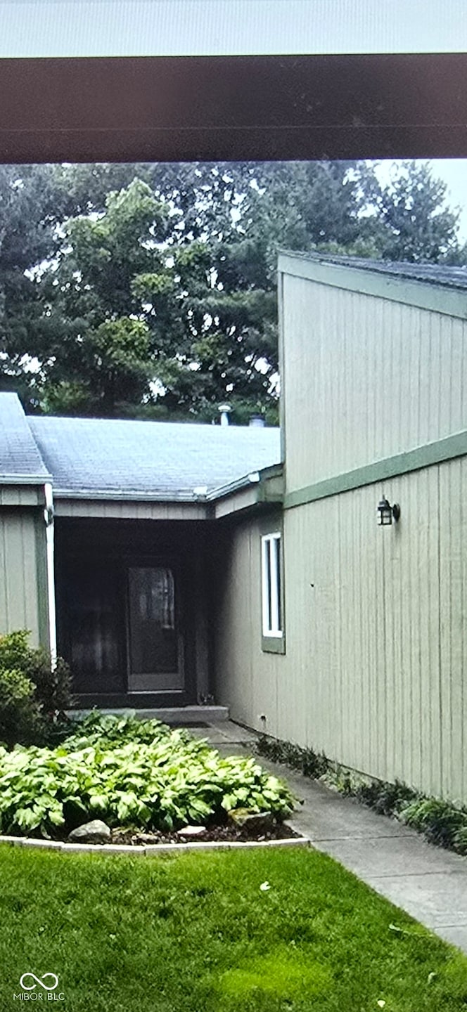 50703 Turtle Ct, Elkhart, IN 46514 - photo 1