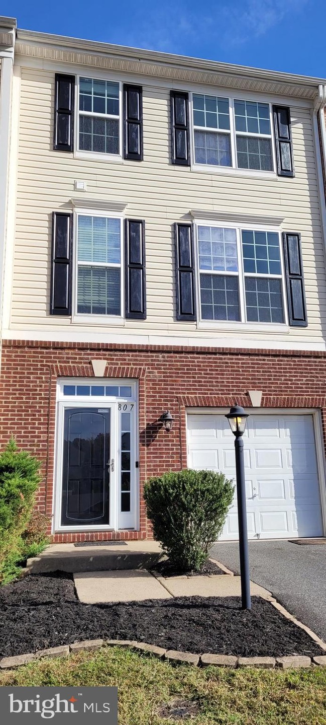 807 Carnaby St, Stafford, VA 22554 - photo 1