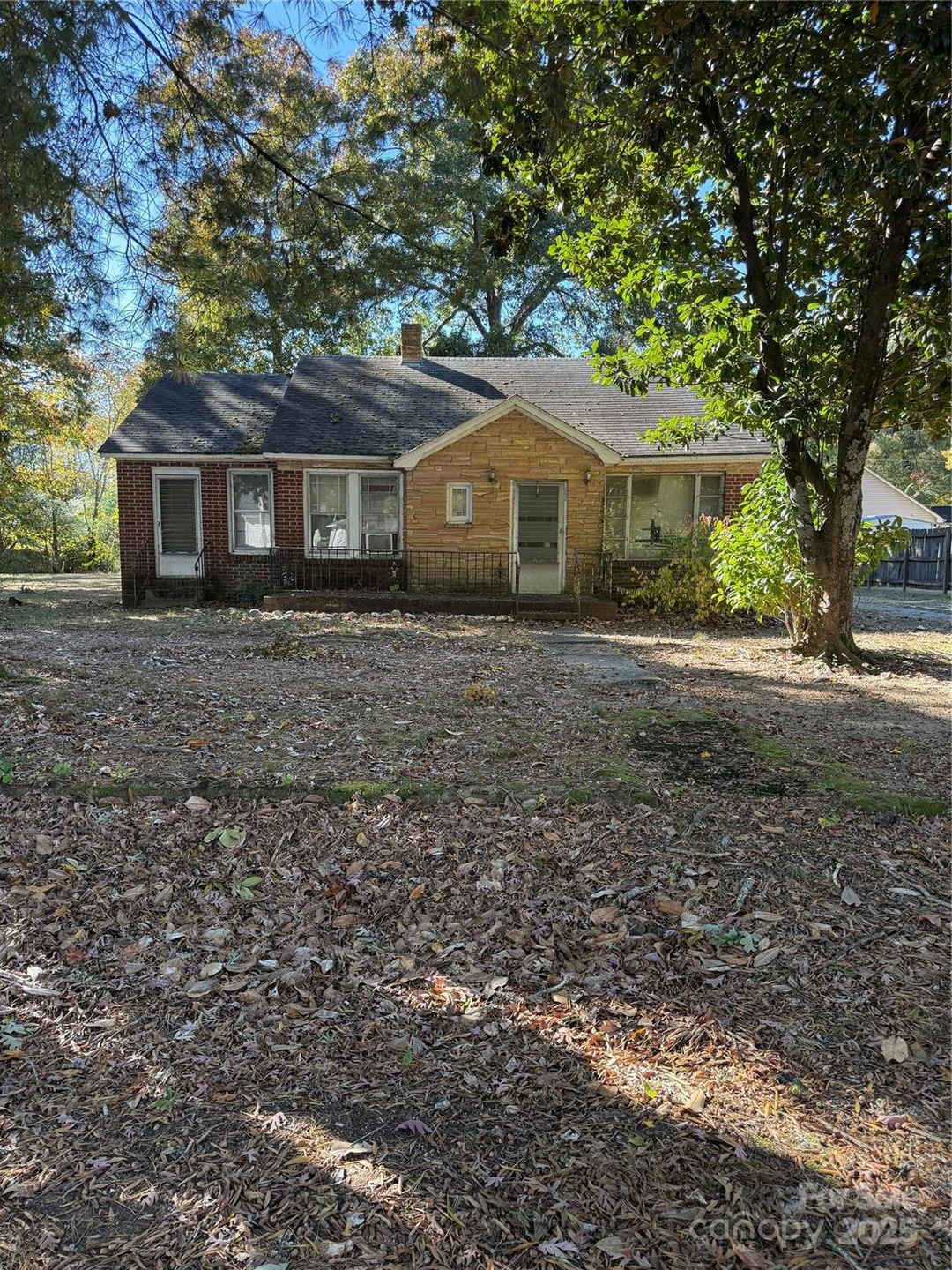 Under Contract $185,000 • Co-Listing Agent
