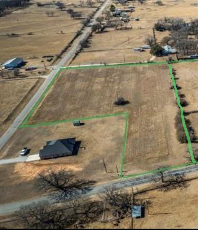 000 Laurie Ln, Springtown, TX 76082 - photo 1