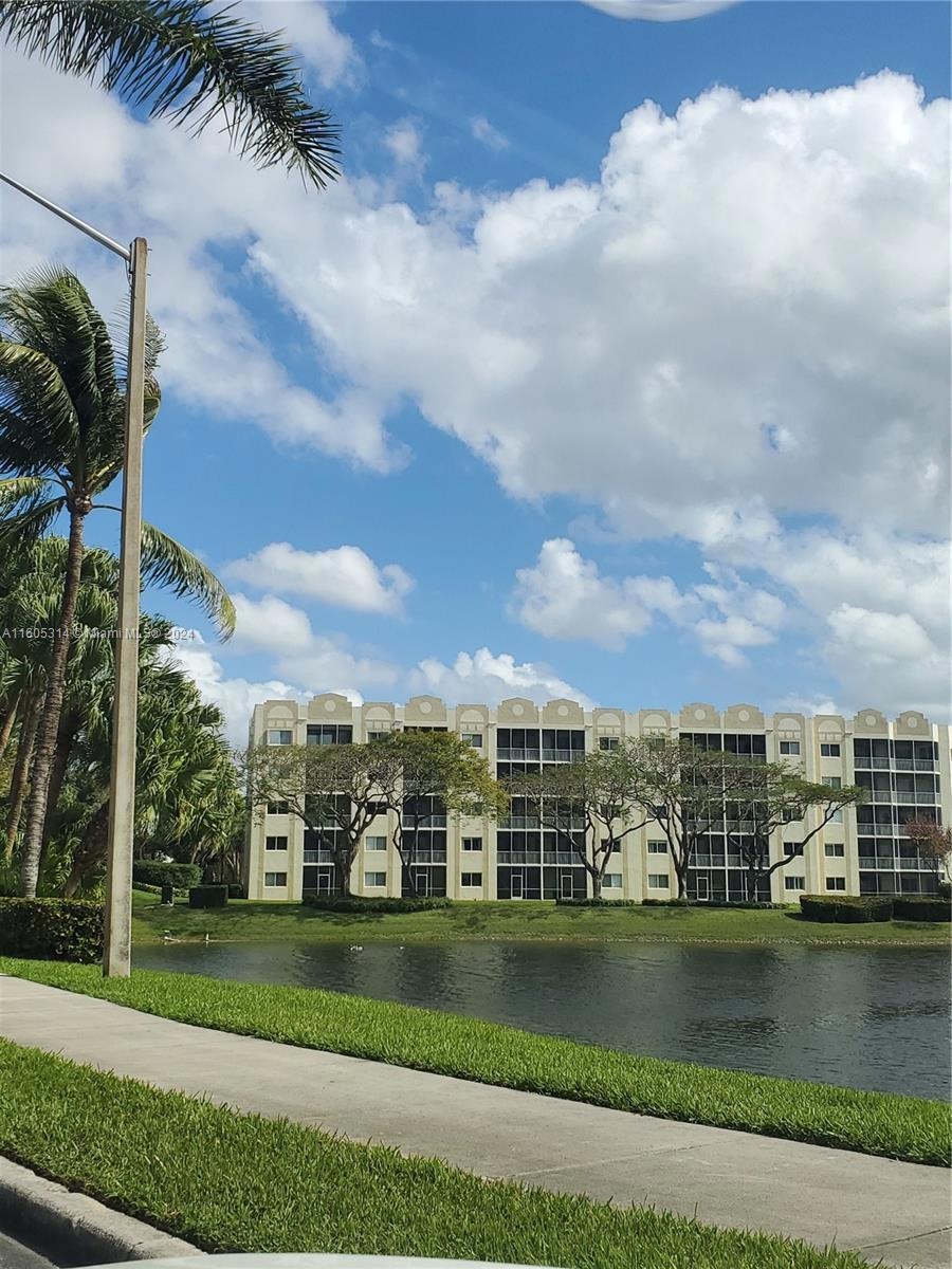 10770 NW 66th St unit 314, Doral, FL 33178 - photo 1