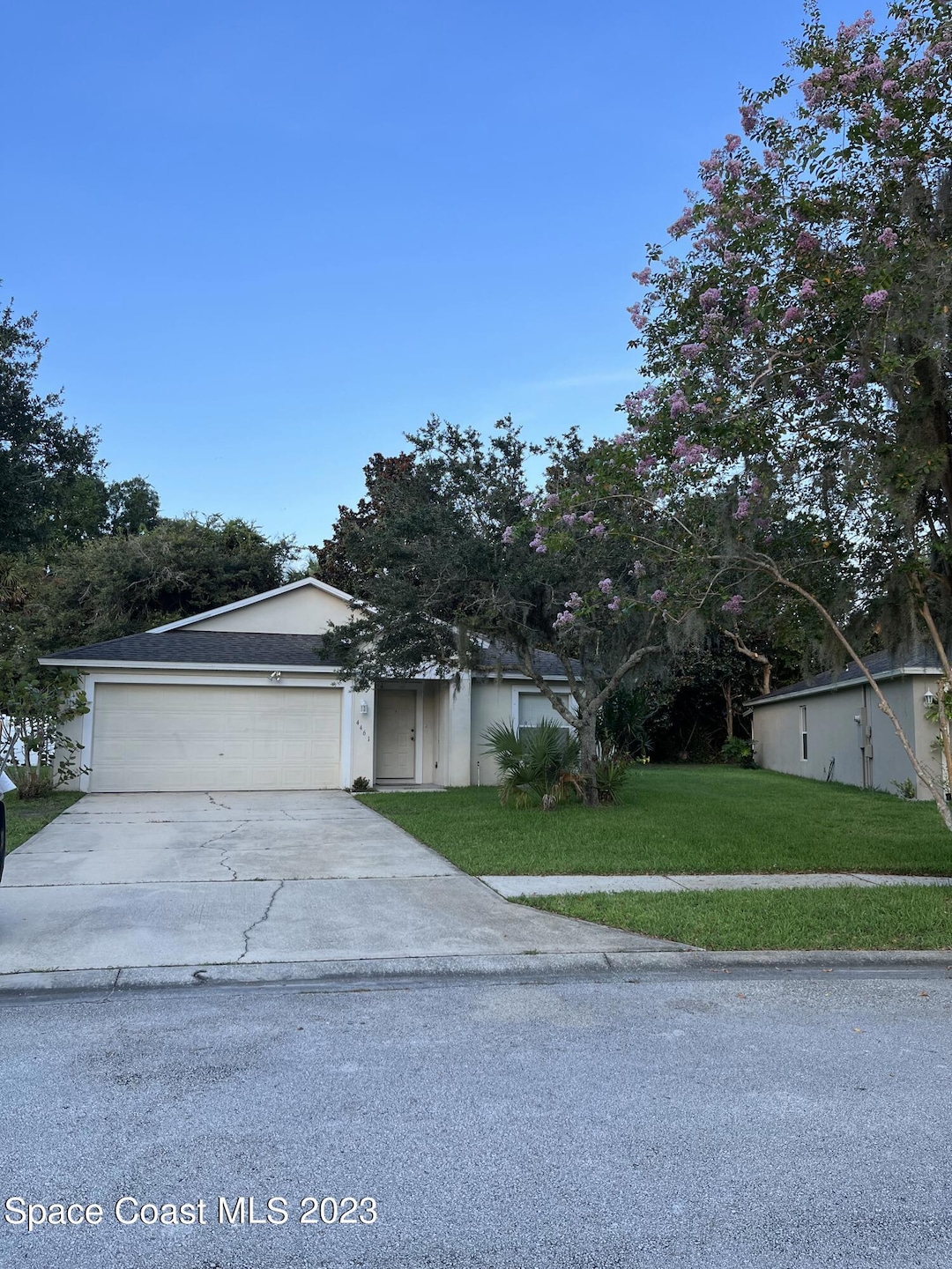 4461 Derbyshire Front View