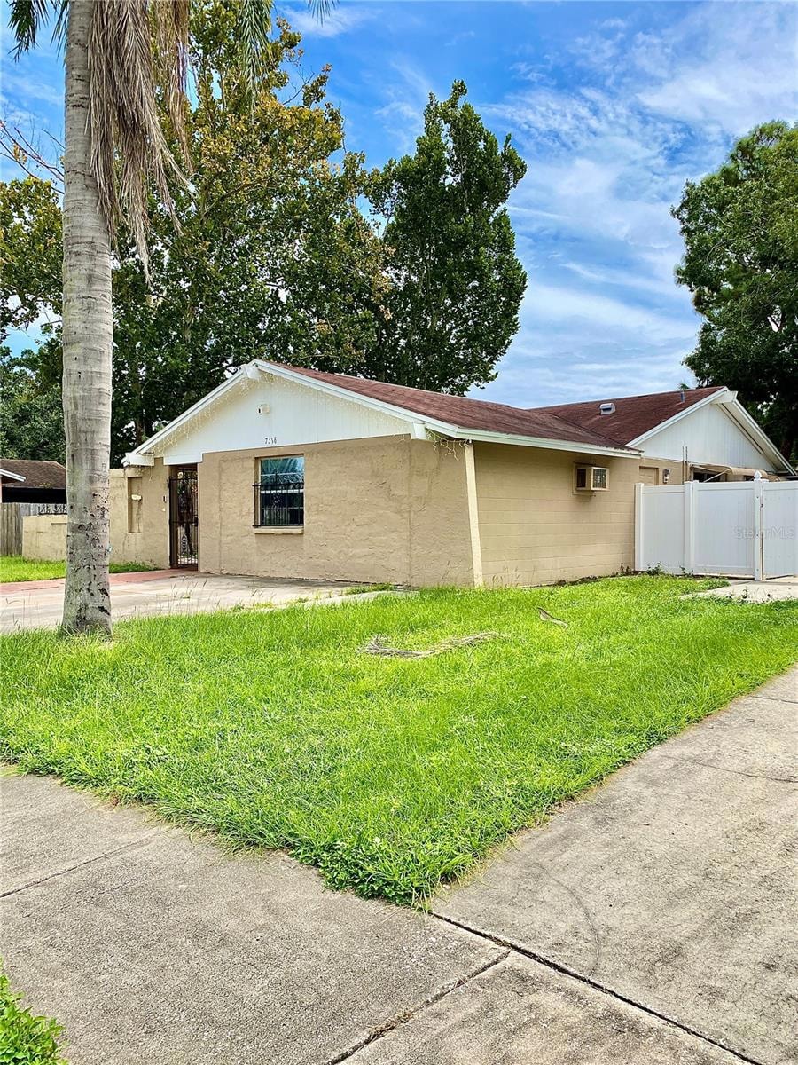 7516 Brookhaven Ct, Tampa, FL 33634 - photo 1