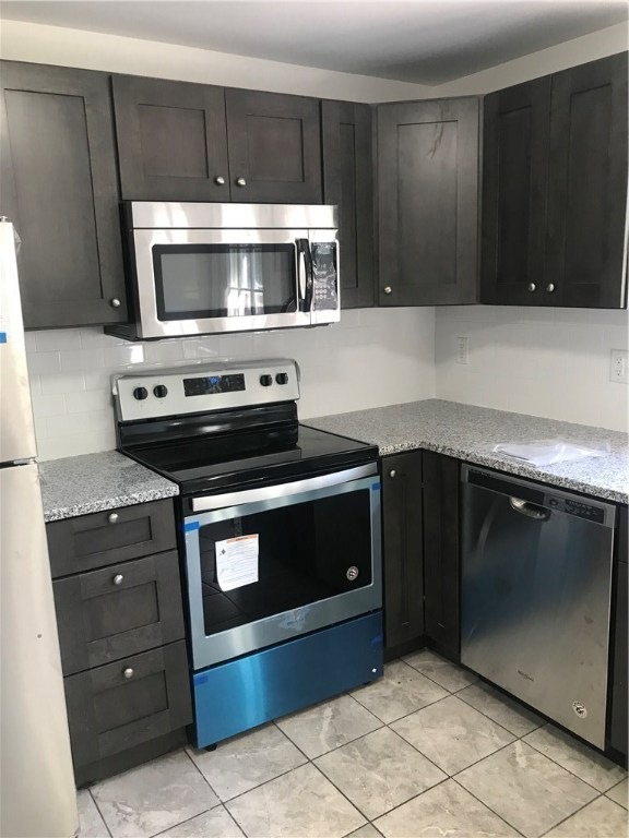 25 Faxon St, West Warwick, RI 02893 - photo 1