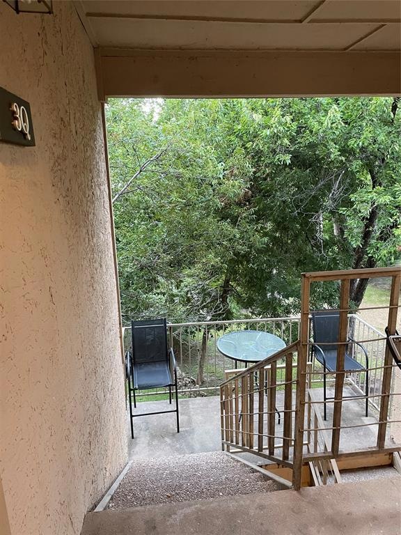 Beautiful 3Q Private Single Unit Facing Creek