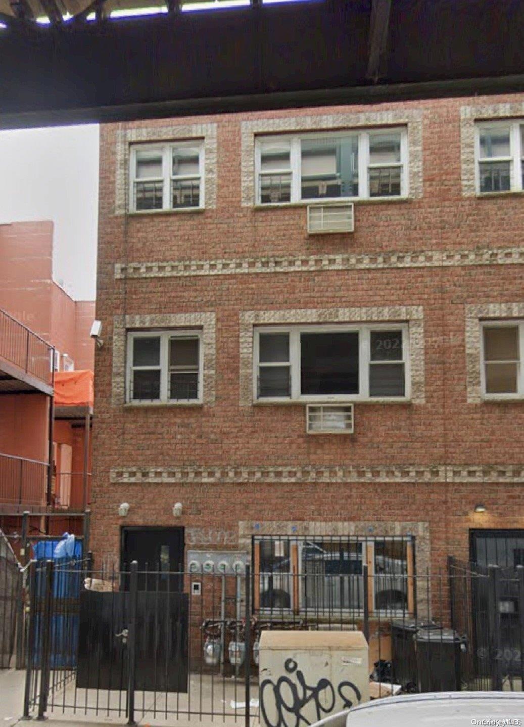 Sold $1,100,000 • Co-Listing Agent