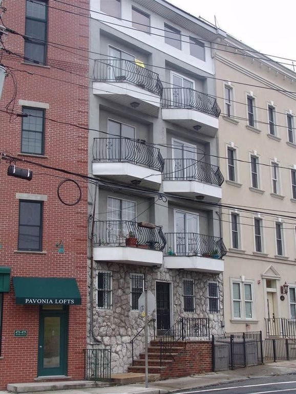 445 Pavonia Ave unit 4, Jersey City, NJ 07306 - photo 1