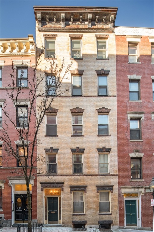 71 Myrtle St unit 301, Boston, MA 02114 - photo 1