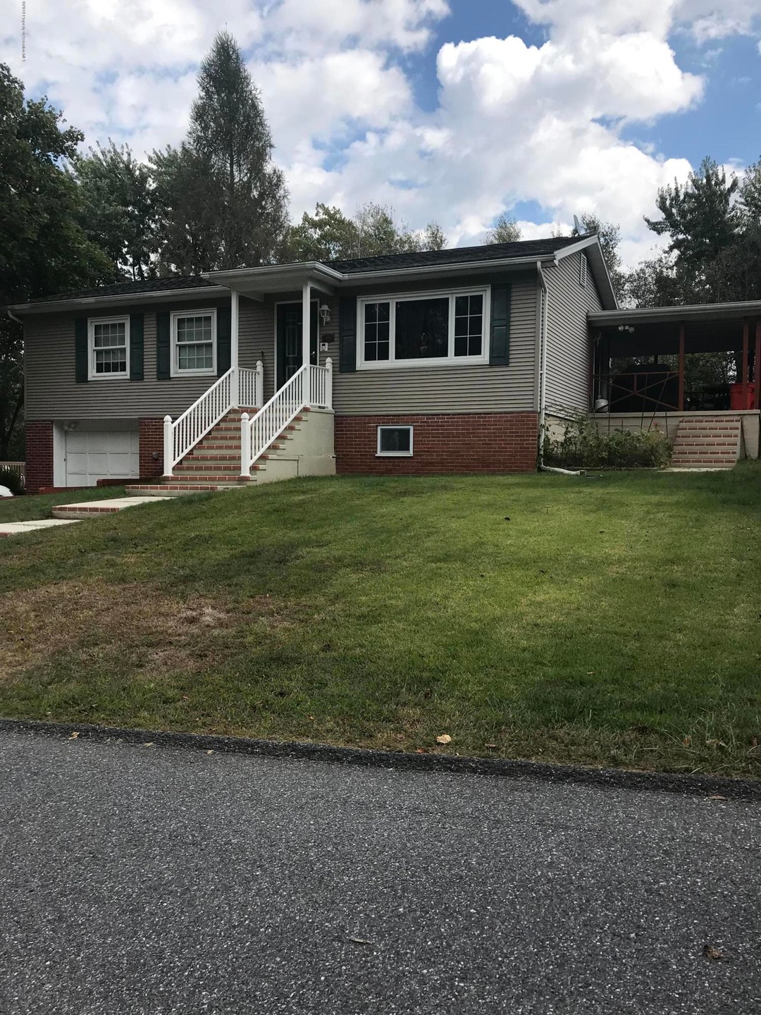 406 3rd St, Taylor, PA 18517 - photo 1