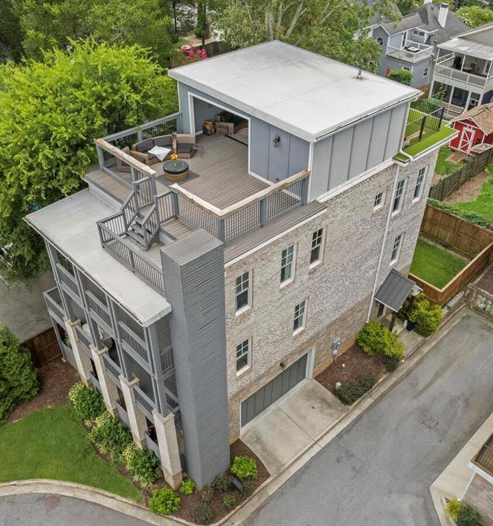 Luxury Intown living with rooftop skyline views