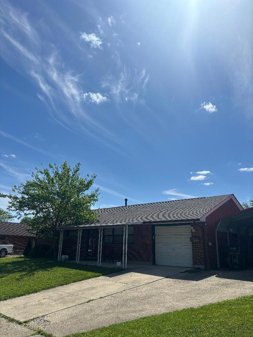 909 Stephen Dr W exterior