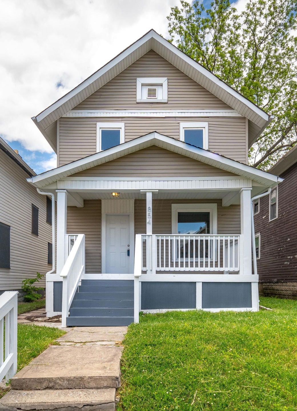 854 E Whittier