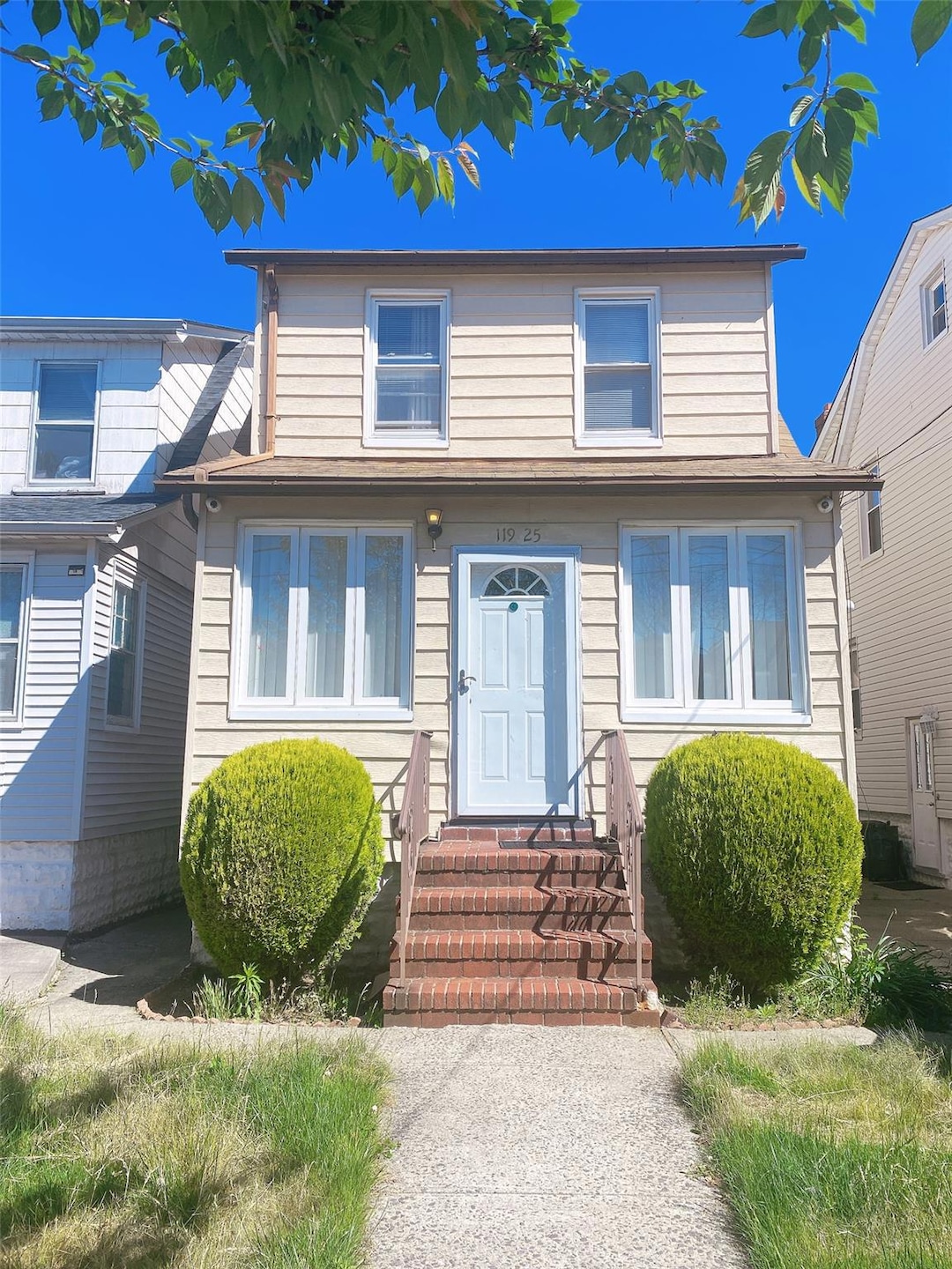 Sold $800,000 • Co-Listing Agent